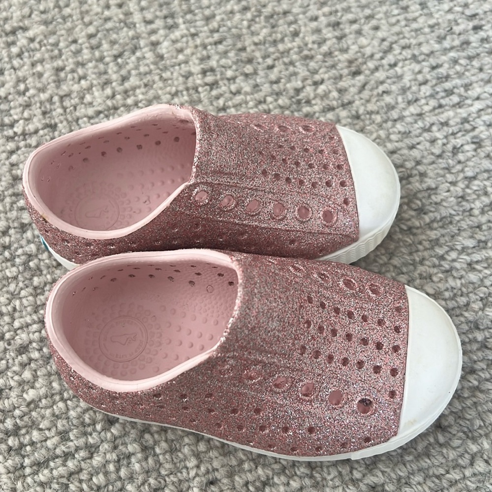 Native Jefferson pink bling glitter shoes toddler 5